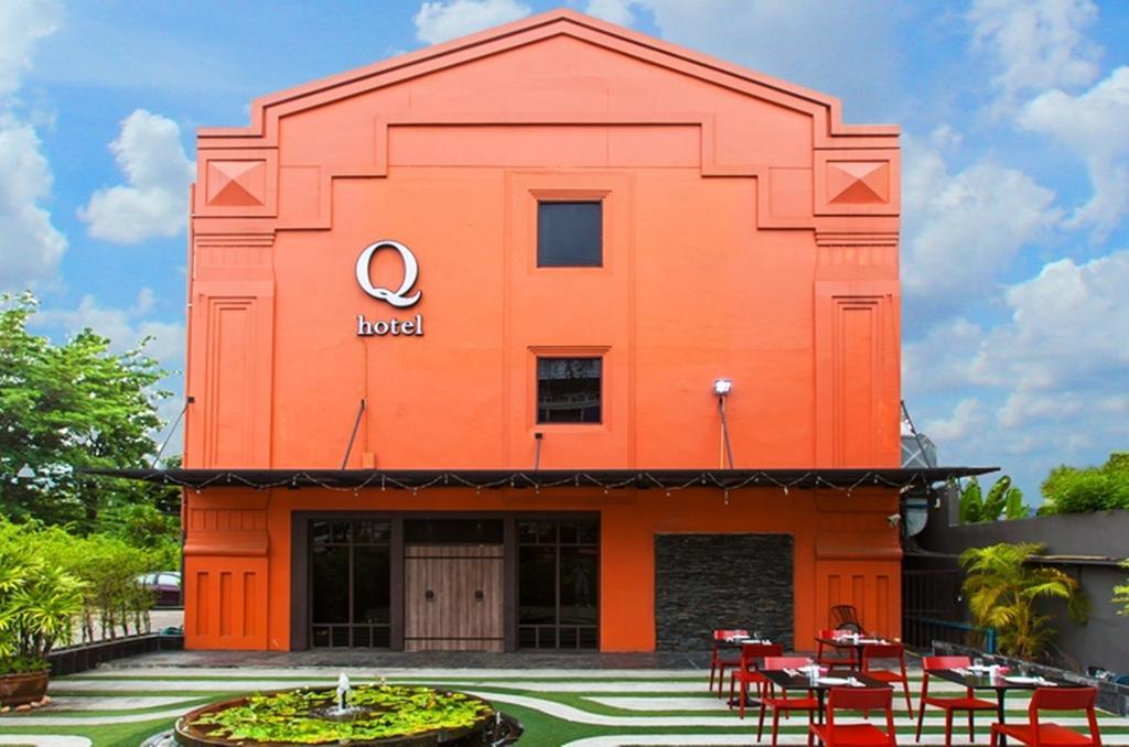 Q Hotel Bangkok Exterior foto