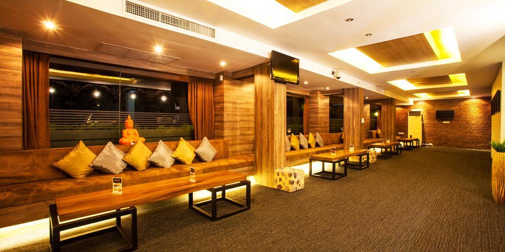 Q Hotel Bangkok Exterior foto